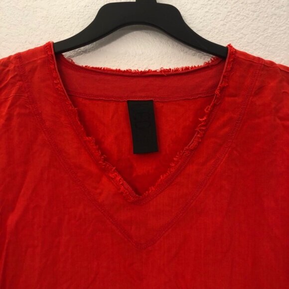 Kedem Sasson Raw Edge Boxy V-Neck Dolman Top - Picture 2 of 7